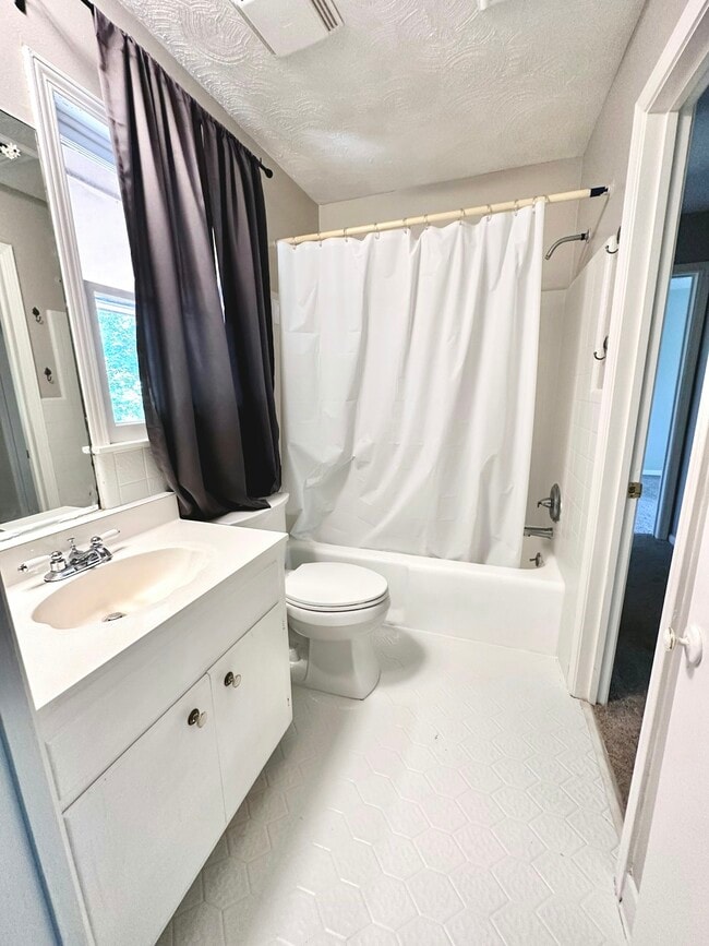 Building Photo - 3416 Mountainside Rd