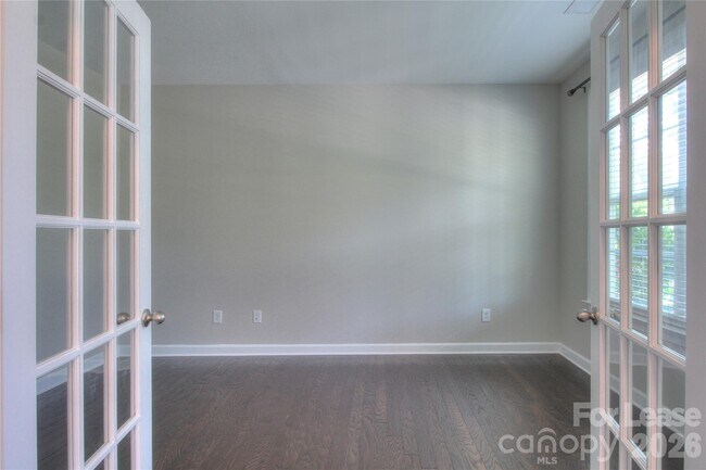 Building Photo - 3013 Hamilton Mill Dr