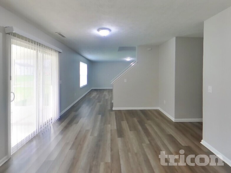 Building Photo - 10823 Green Meadow Pl