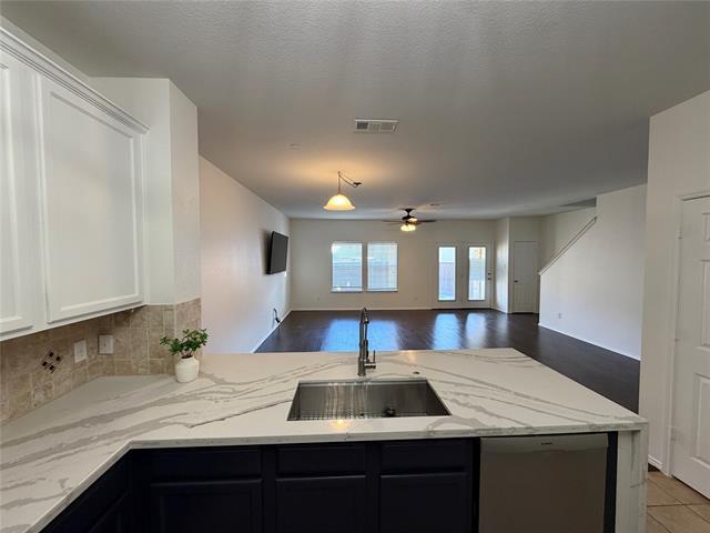 Building Photo - 6000 Lost Valley Dr