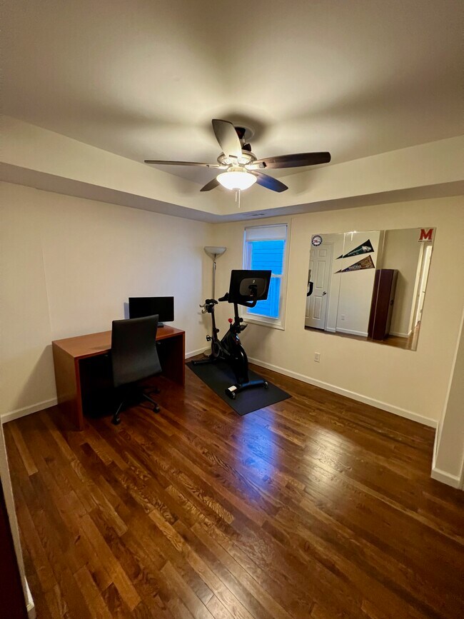 Building Photo - 604 S 12th St