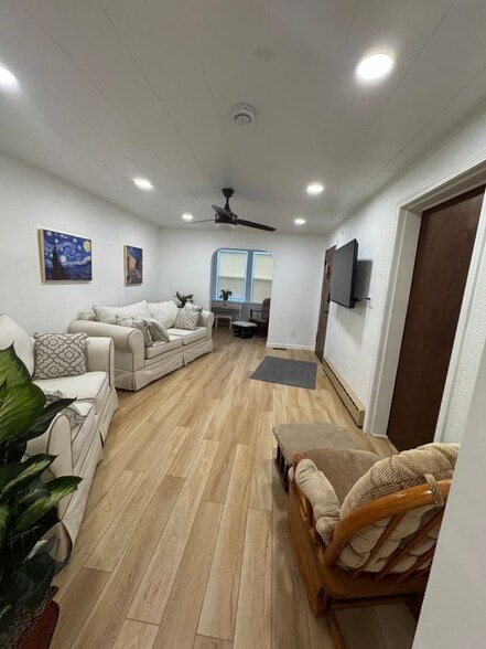 Building Photo - 664 Chicopee St