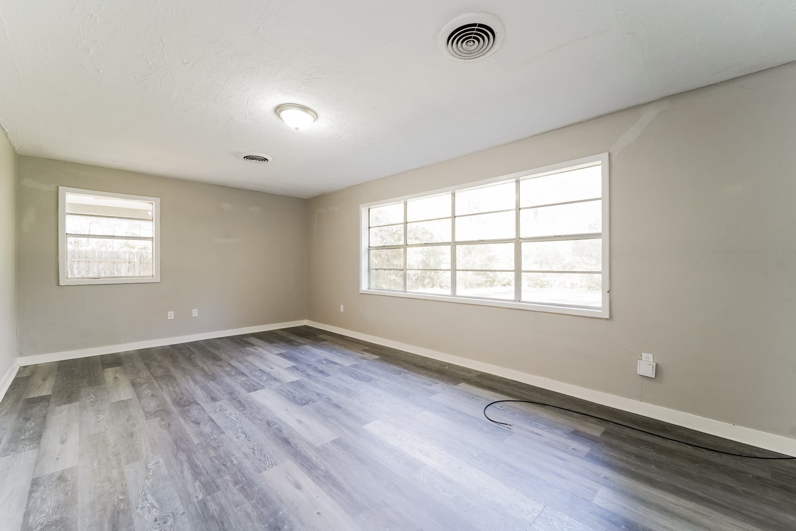 Building Photo - 522 Beaverbrook Dr