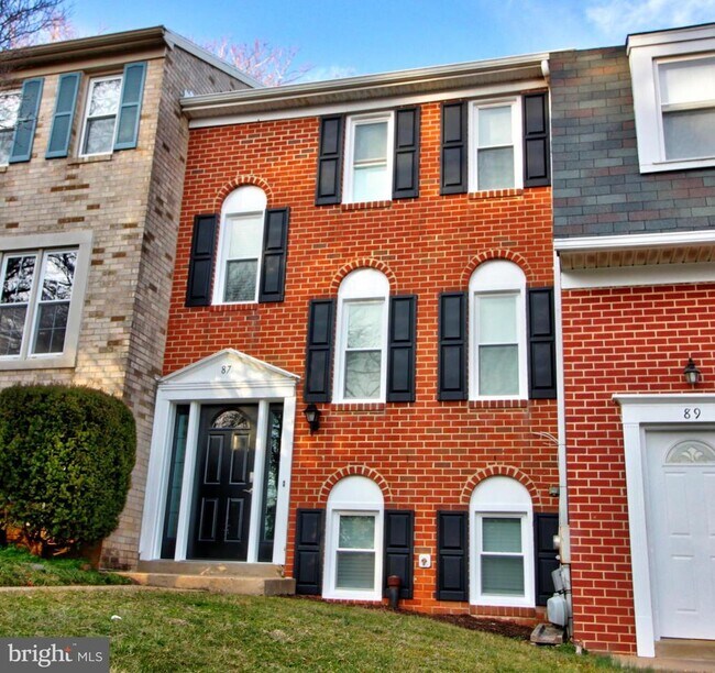 Building Photo - 87 Meadowlark Ave