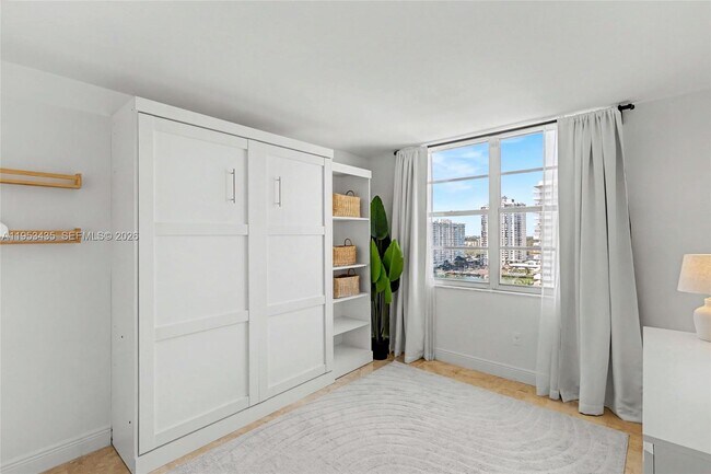 Building Photo - 2851 NE 183rd St