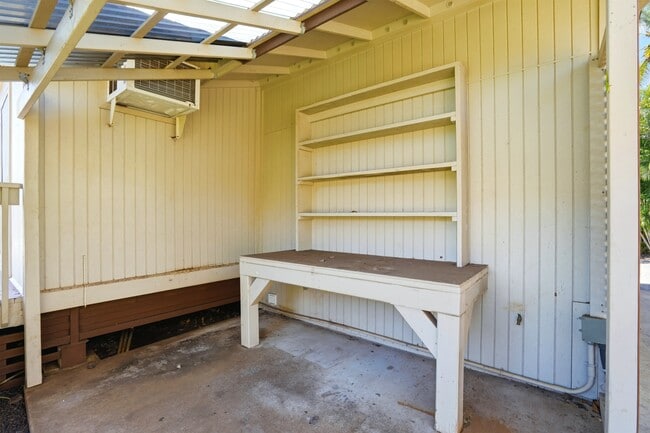 Building Photo - 753 Launa Dr