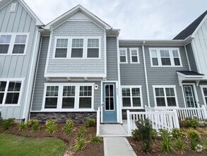 Building Photo - 8947 Nettleton Ave