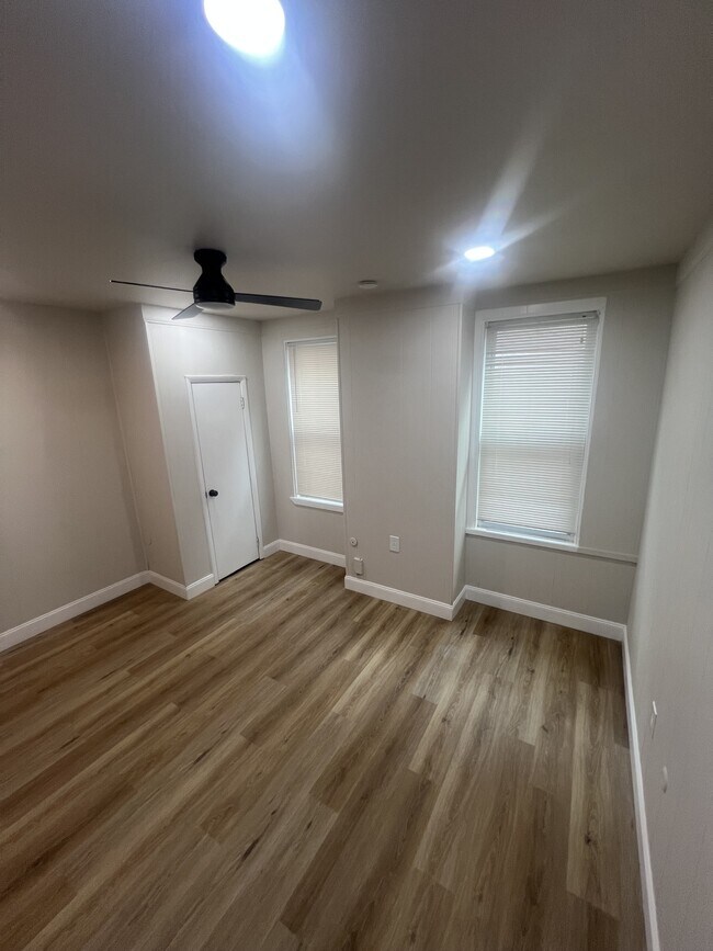 Building Photo - 15 W 29th St