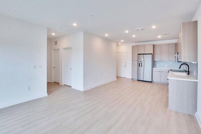Building Photo - 4802 S Congress Ave