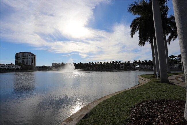 Building Photo - 6050 Bahia Del Mar Cir