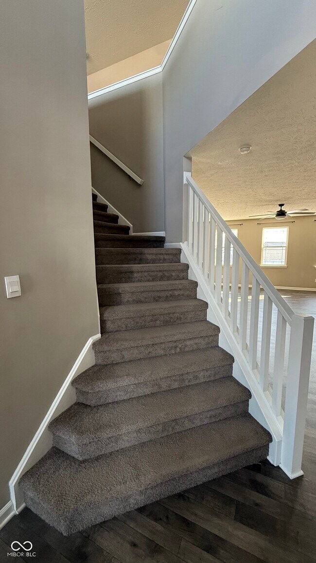 Building Photo - 6923 Bryant Pl