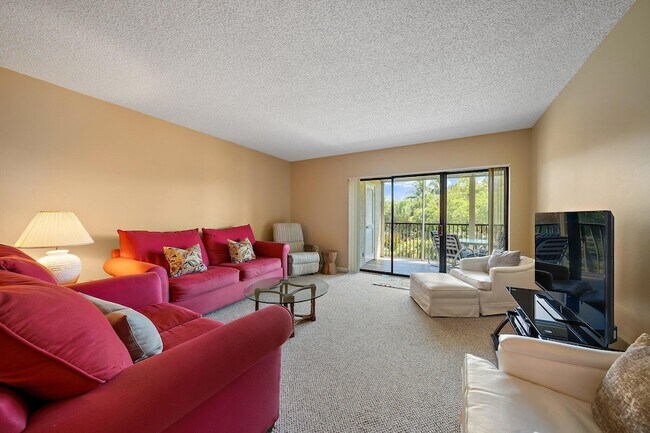 Building Photo - 300 N Hwy A1A