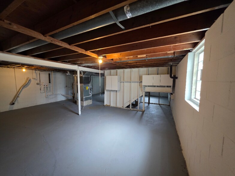 Building Photo - 310 Merrill Ave