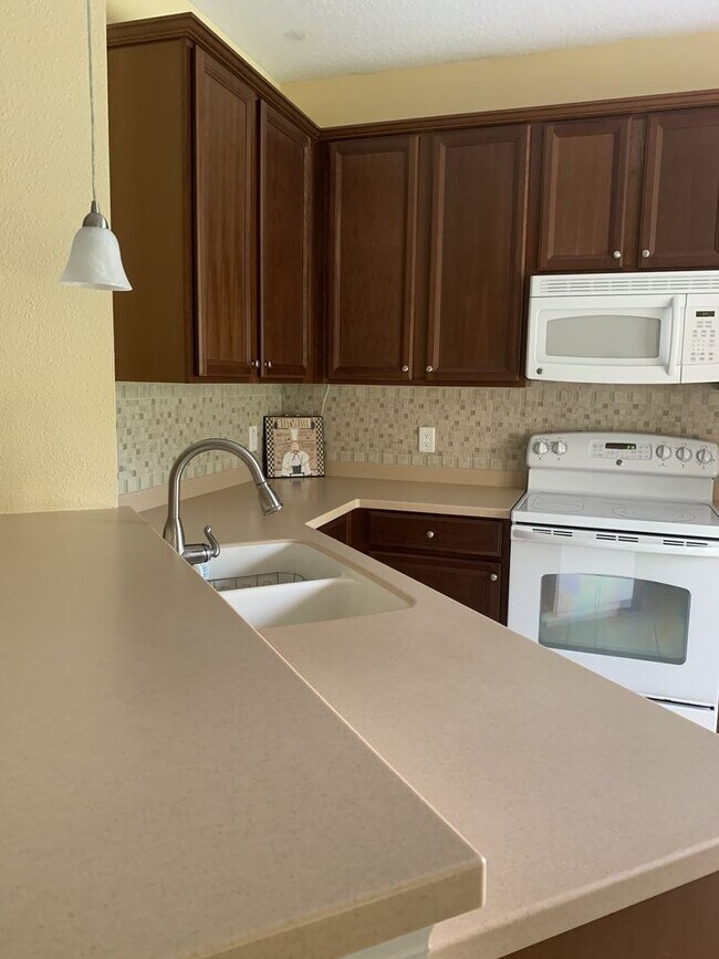Building Photo - 3 bedroom  Ventana @ Waters Edge townhouse