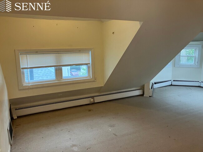 Building Photo - 71 Grovers Ave