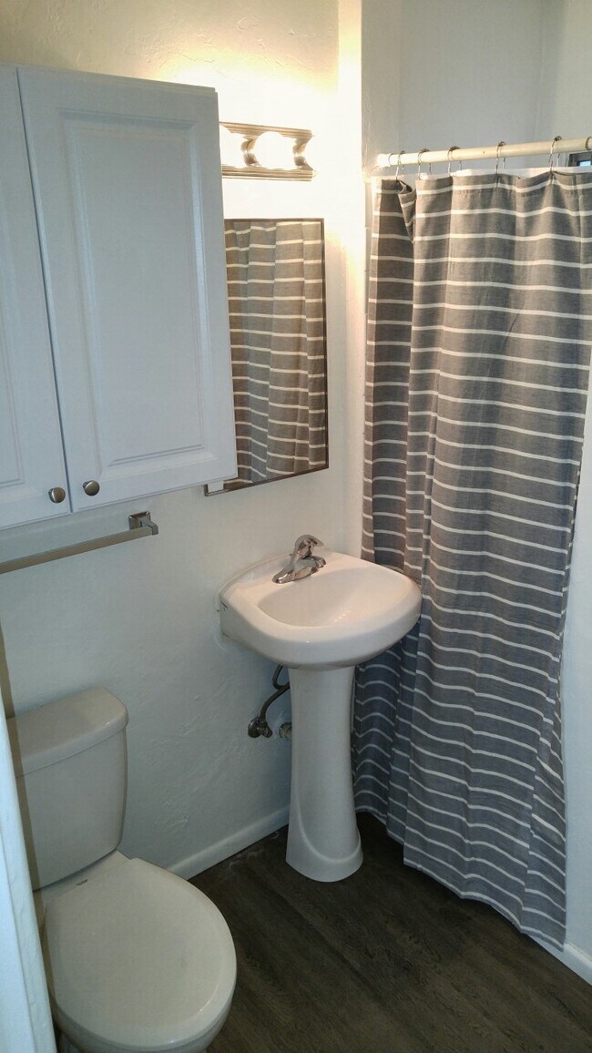 Building Photo - 5042 W Point Loma Blvd