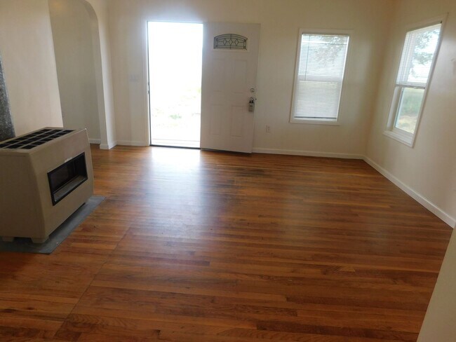 Building Photo - Country Living in Fruita