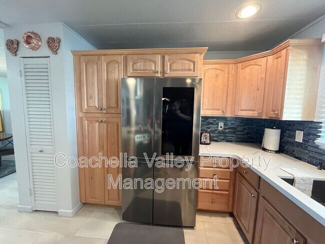 Building Photo - 421 S Paseo Laredo