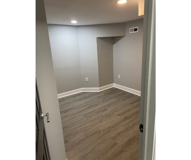 Building Photo - 5019 Belair Rd