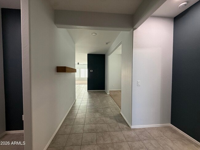 Building Photo - 1691 W Inca Dr