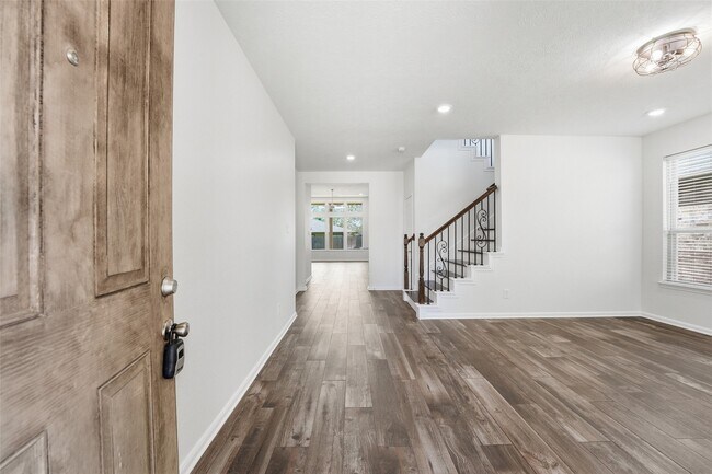 Building Photo - 20803 Oak Preserve Dr