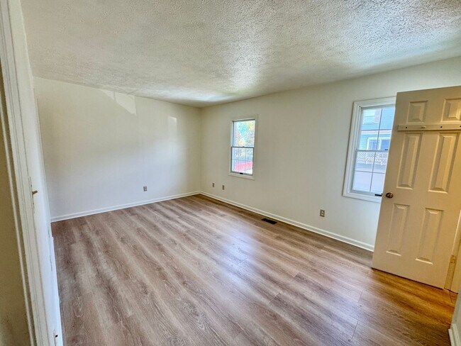 Building Photo - 3 bed/2.5 bath Townhouse near Med Center a...