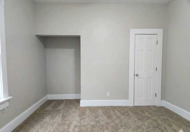 Building Photo - 402 Laurel St