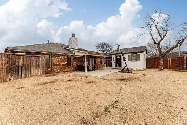 Building Photo - 6037 72nd St