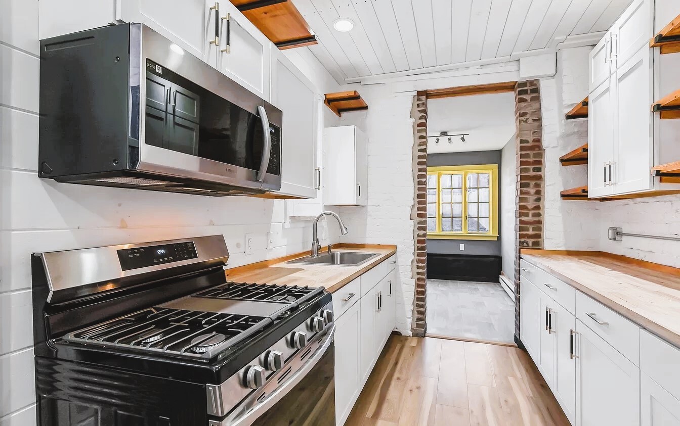 Building Photo - 121 Howard Ave