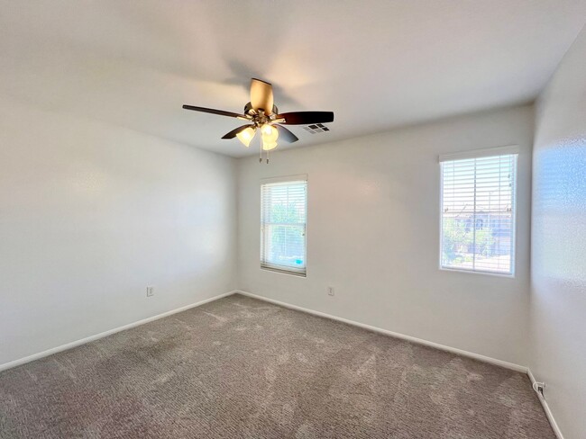 Building Photo - SPACIOUS 4BD/2.5BA HOME IN ALIANTE W/ FRESH PAINT, NEW FLOORING