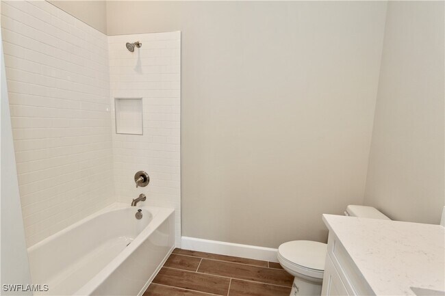 Building Photo - 8437 Rosa Ct