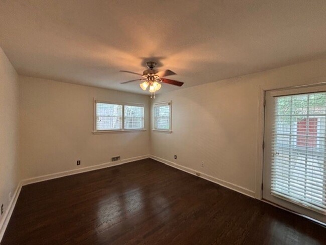 Building Photo - Cape Story by the Sea