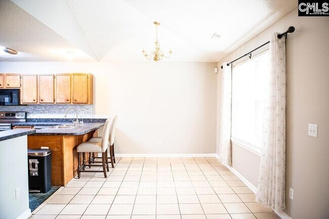 Building Photo - 33 Oak Lake Ct