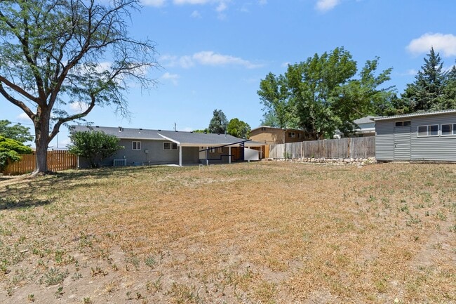 Building Photo - Updated North Ogden 4 Bedroom 2 Bathroom Home!