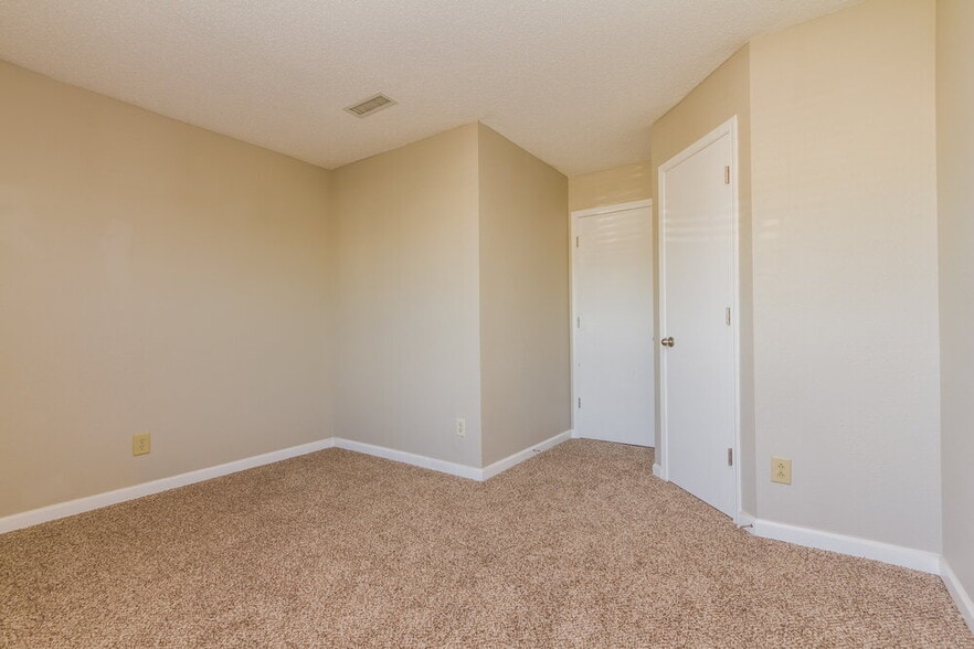Building Photo - 2274 Summerwood Ln