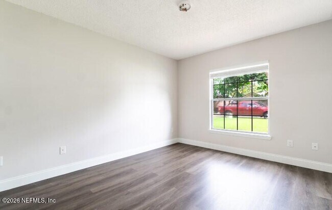Building Photo - 557 Grand Parke Dr