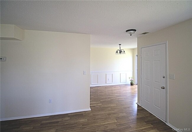 Building Photo - 2507 Whispering Hls