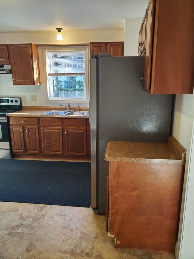 Building Photo - 96 Evergreen St