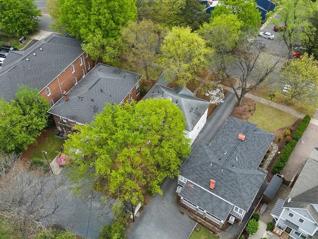 Building Photo - 2112 Crescent Ave