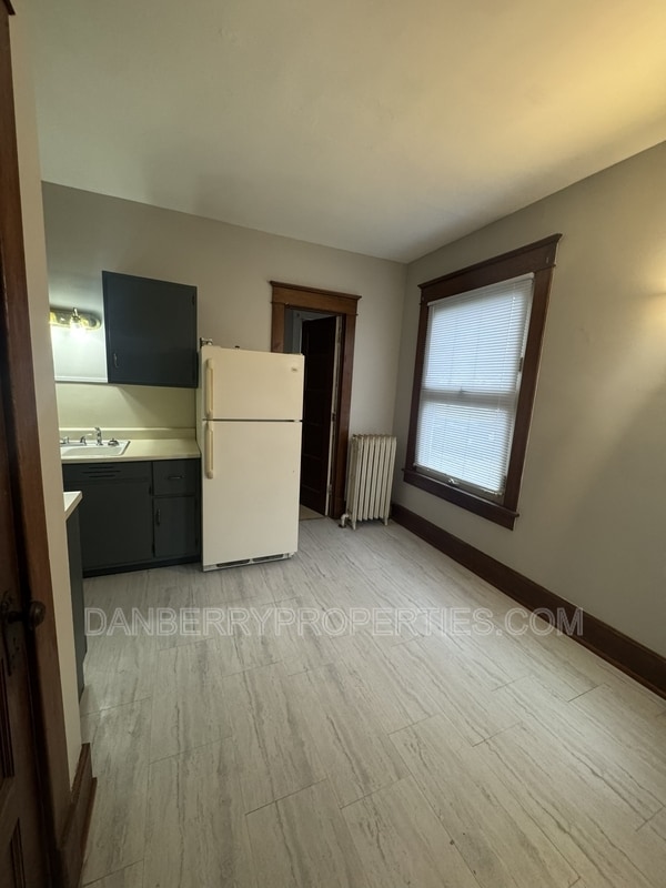 Building Photo - 717 N Union St