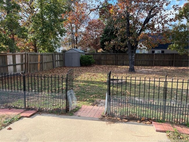 Building Photo - 105 Basket Oak Dr