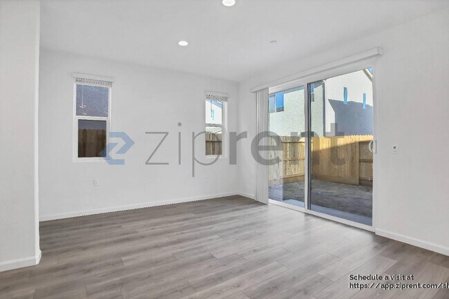 Building Photo - 1330 W Prescott Ave