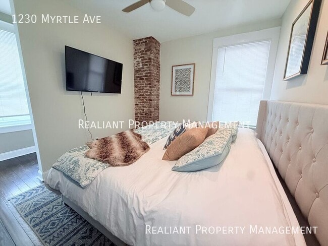 Building Photo - 1230 Myrtle Ave