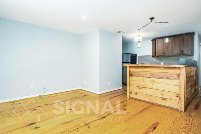 Building Photo - 4111 4th Ave S