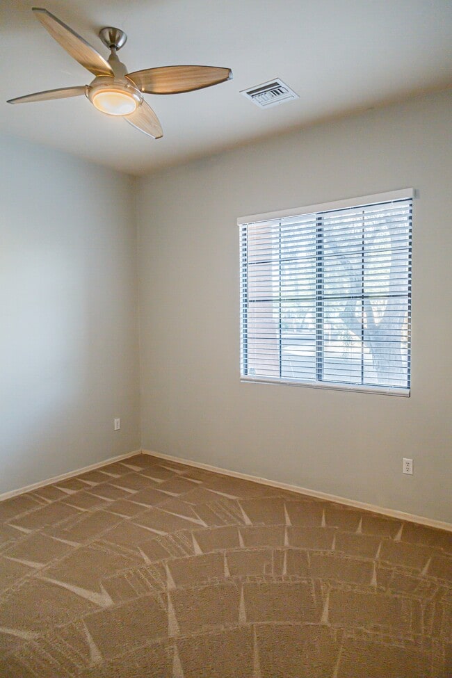 Building Photo - 7561 E Truces Pl