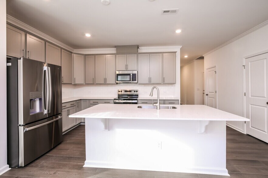 Building Photo - 126 Digging Time Ave