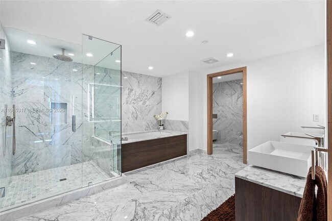 Building Photo - 1135 103rd St