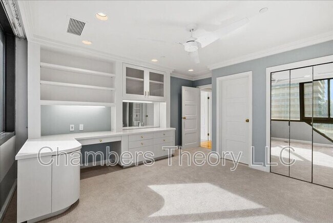 Building Photo - 1530 Key Blvd