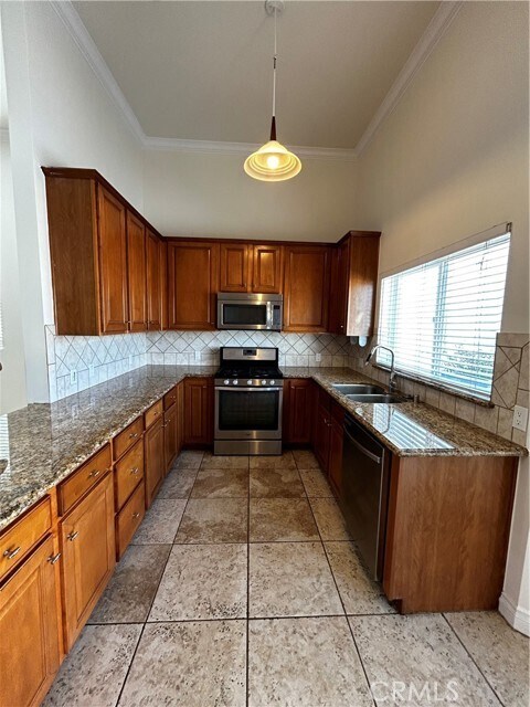 Building Photo - 5241 Colodny Dr