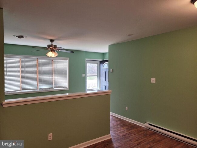 Building Photo - 28 Lincoln Ave